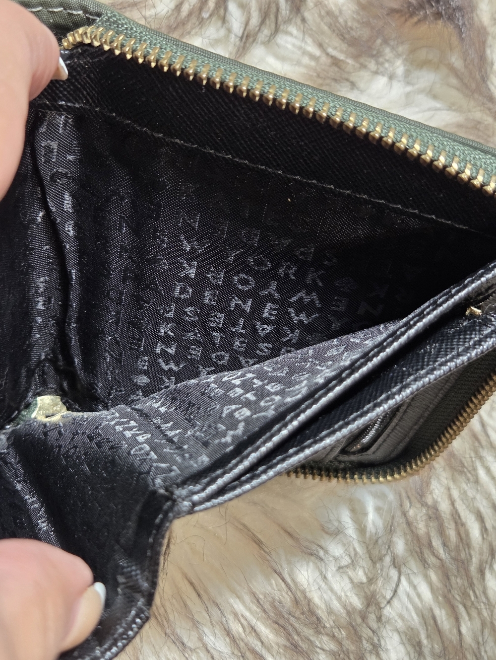 Kate Spade Darci Wilson Road wallet in an evergreen nylon material. - Picture 9 of 11